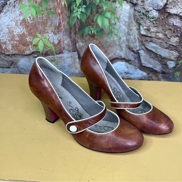 KENSIE Burnished Brown Leather Mary Janes, 7.5 - Picture 7 of 12